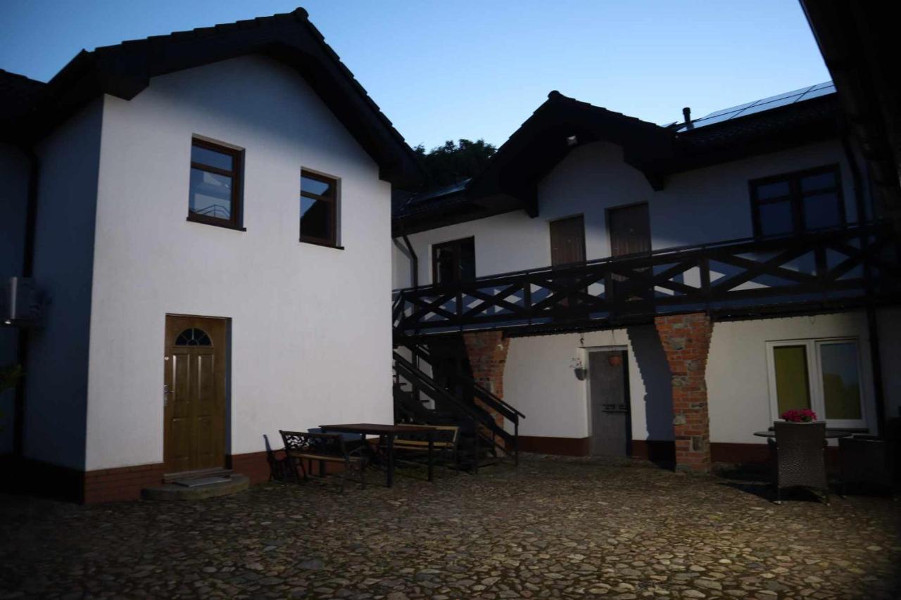 Pokoje u Iwonki - Barzowice - B&B