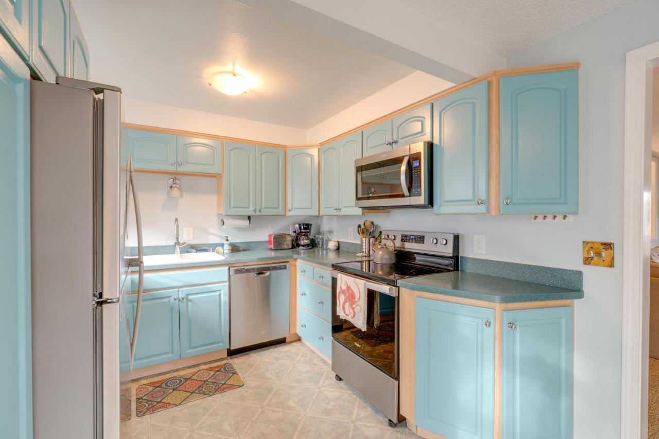 Rockaway Beach Vacation Rental Walk to Ocean - Bed and Breakfast Rockaway Beach