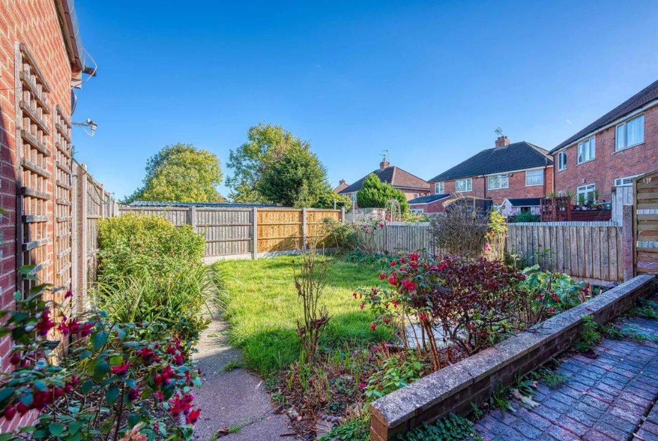 Spacious 3BR Home with Driveway Near NEC & Airport - Ferienwohnung