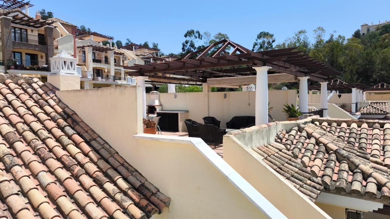 Las Jacarandas Penthouse with Stunning Views & Private Rooftop - B&B