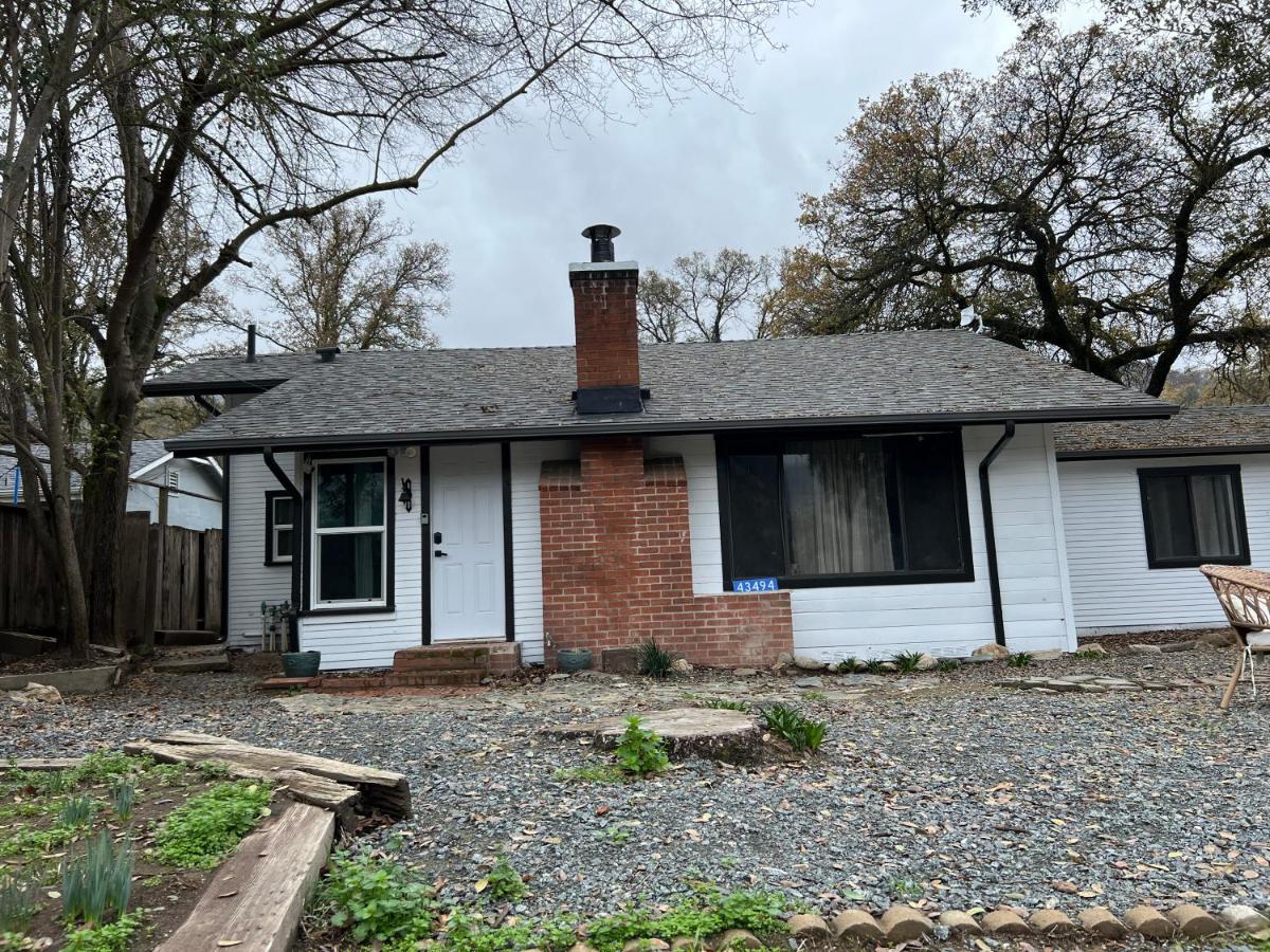 Modern Cabin, Near Snow Park, 3.5 Miles to SNP! - B&B