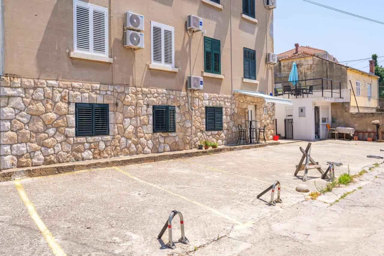 Bronzan Apartment - Bed and Breakfast Dubrovnik