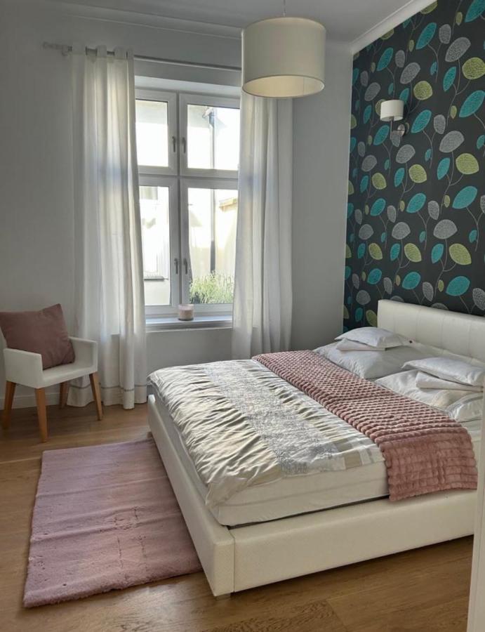 One-Bedroom Apartment with Balcony
