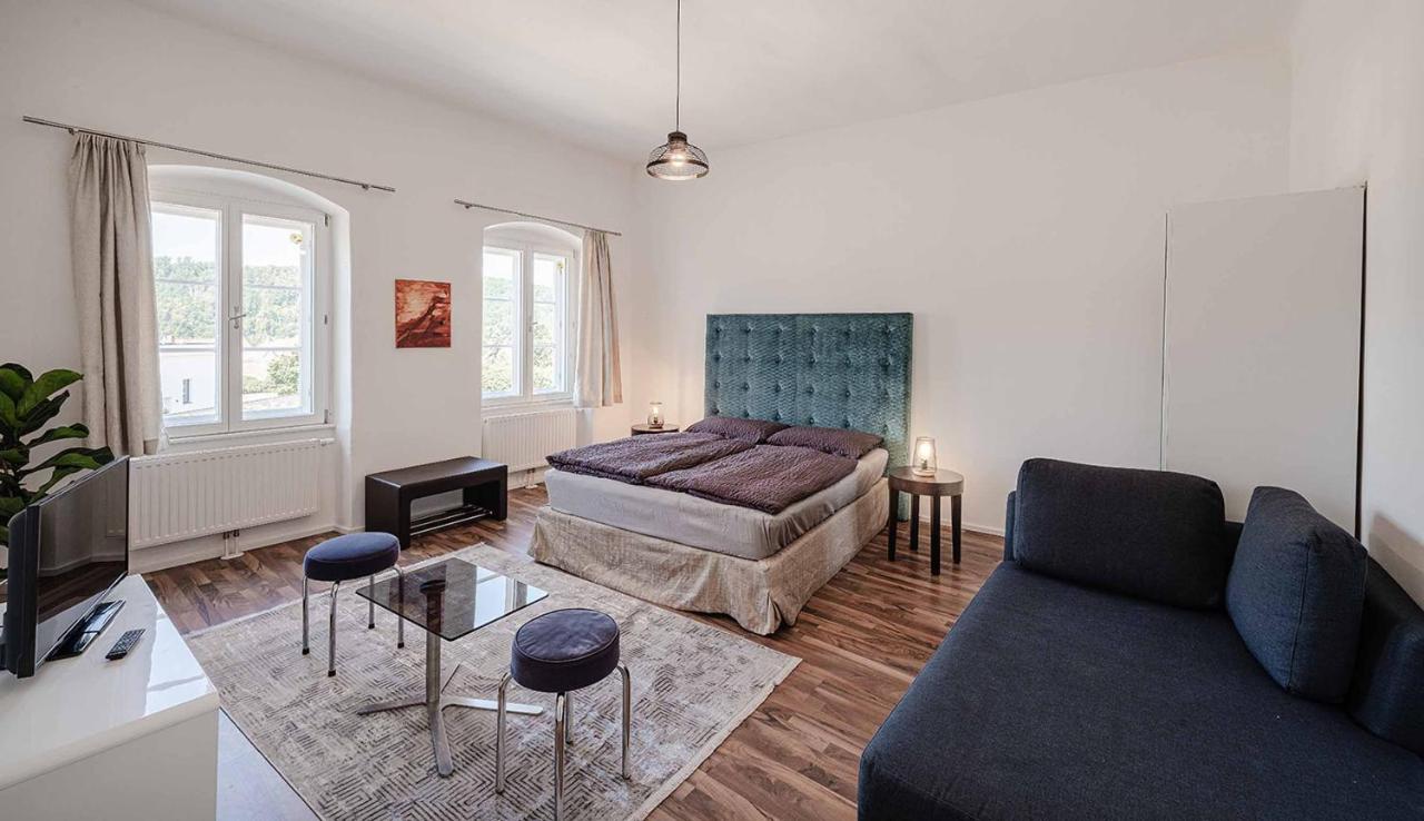 Apartamento de 2 dormitorios con vistas al jardín