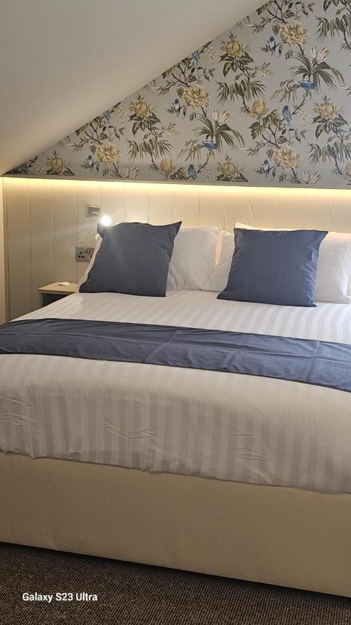 Superior Deluxe Double or Twin Room 