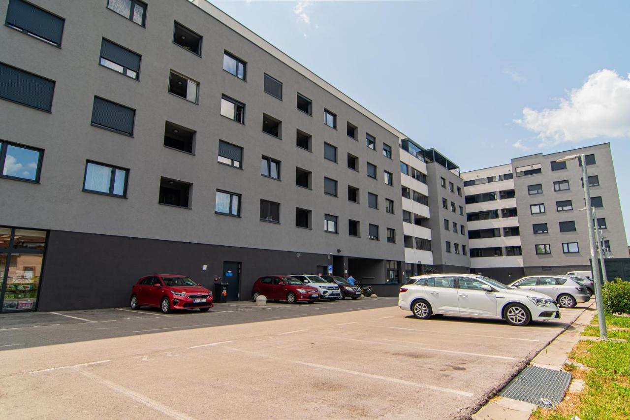 Flexible SelfCheckIns 93 - Zagreb - Garage - Balcony - Bedroom - Chambres d’hôtes Zagreb