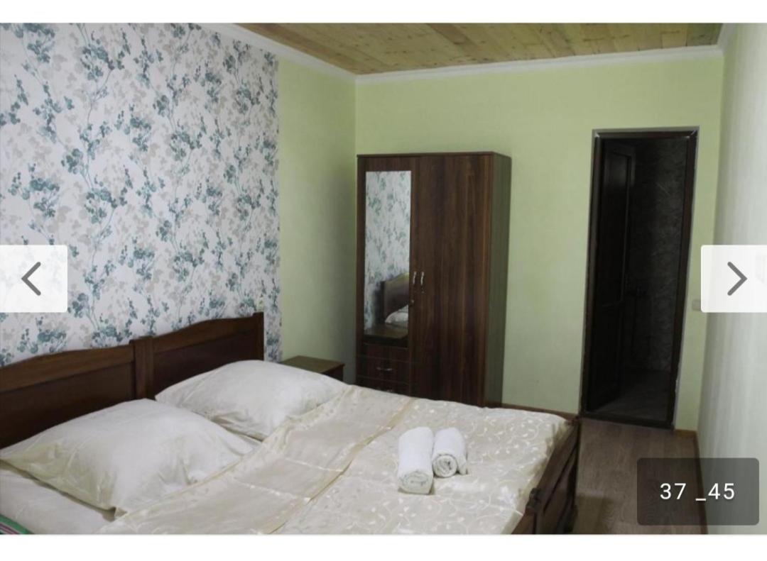 Camera Doppia con Letti Singoli con Doccia