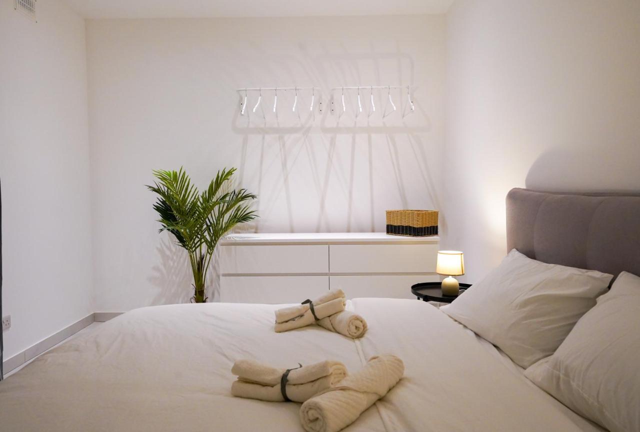 Three-Bedroom Deluxe Apartment