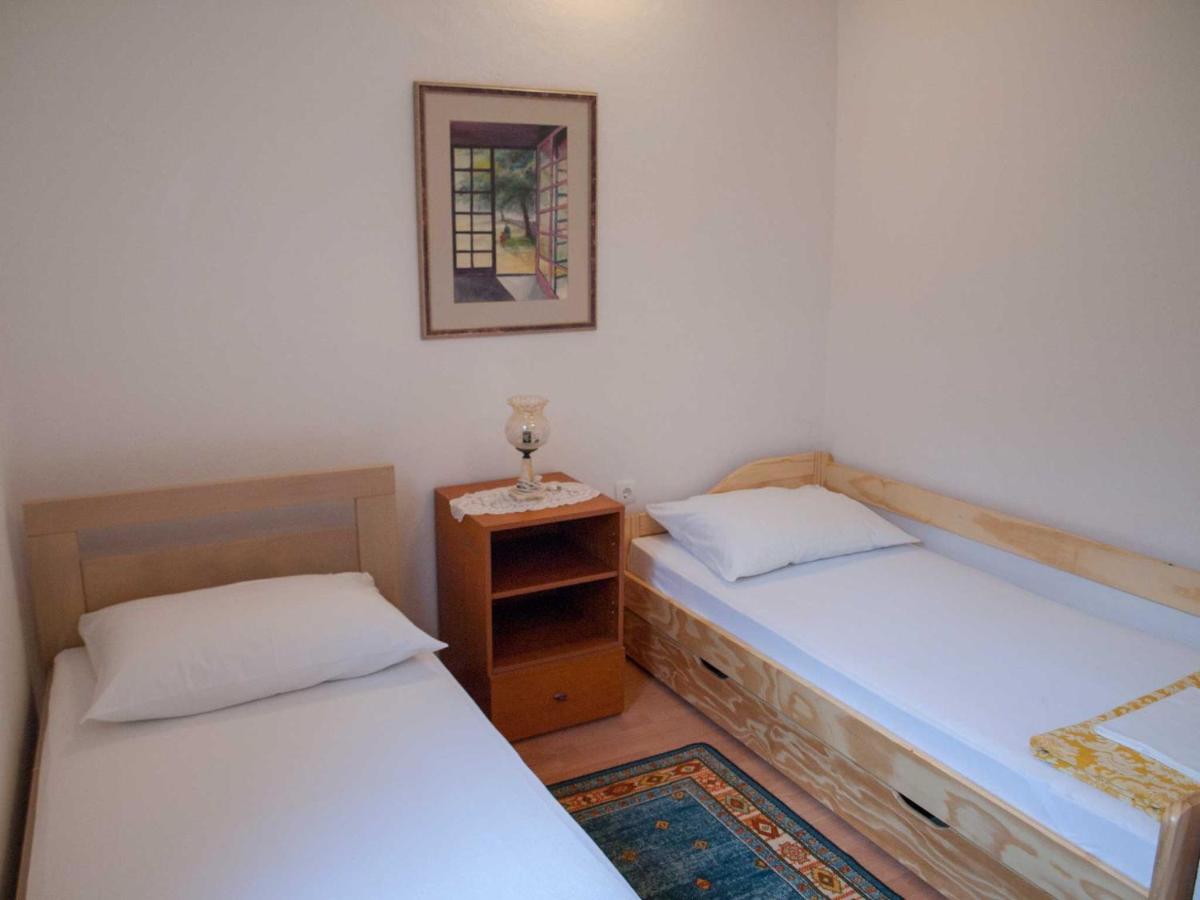 Appartamento con 2 Camere da Letto, Vista Mare e Terrazza (4-5 Adulti)