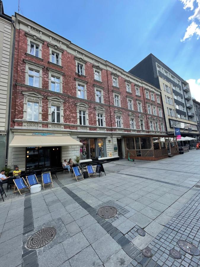 White Apartment in center of Katowice - Ferienwohnung
