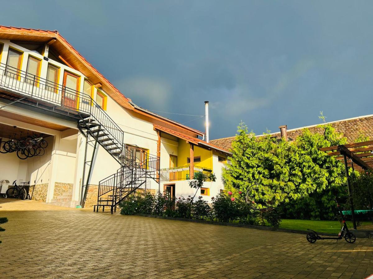 Casa "La Moara din Grădină" - Ferienwohnung Eftimie Murgu