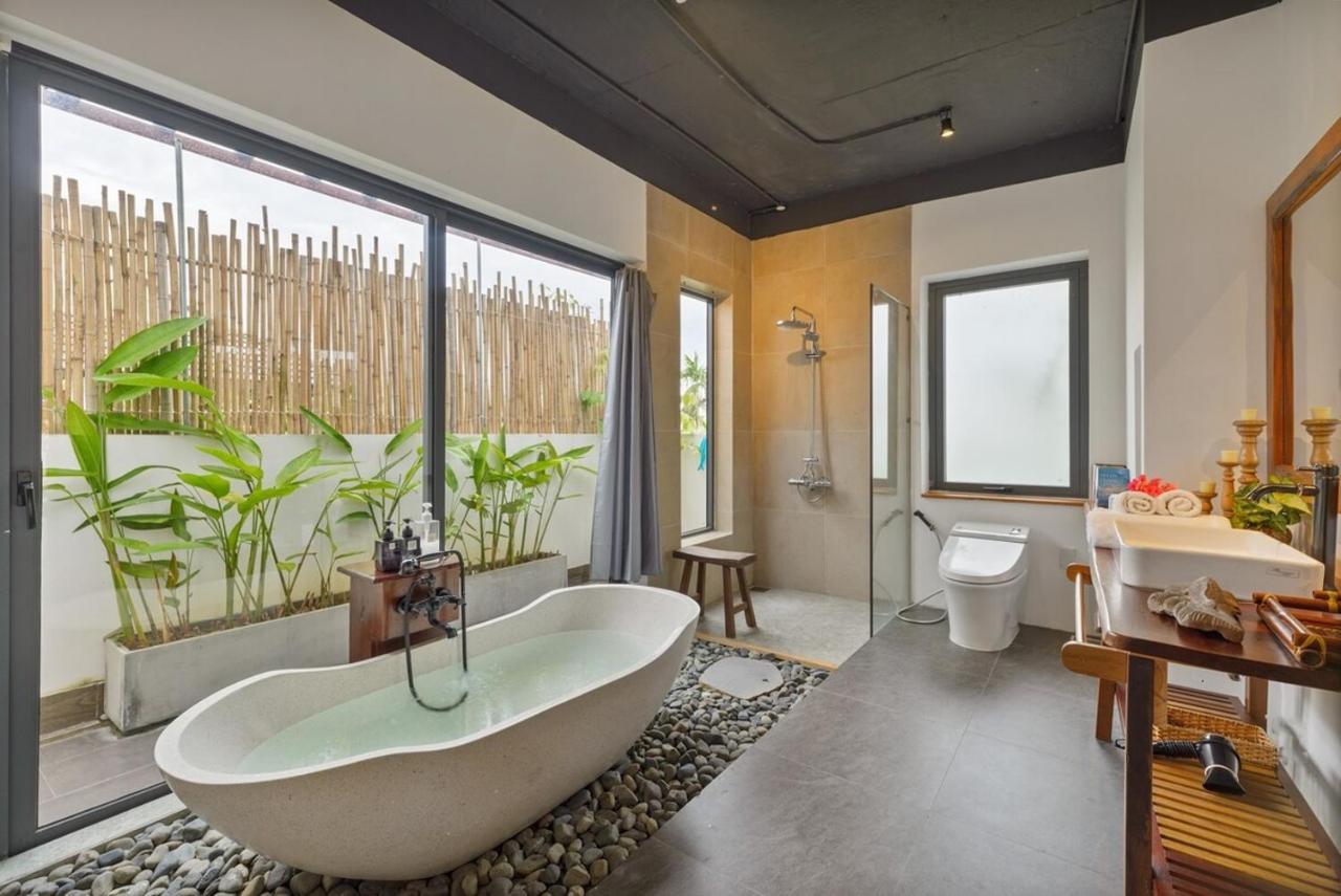 Vesta Gallery Villa above bookstore - B&B Hoi An