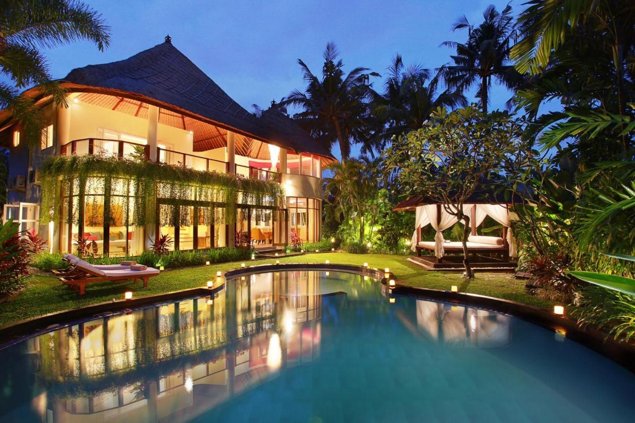 Villa in Umalas, 4BDR Pool & Spa - Bed and Breakfast Canggu