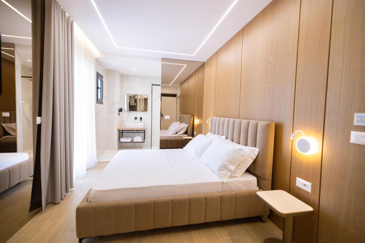 Seaside Luxury Rooms - Bed and Breakfast Vlorë