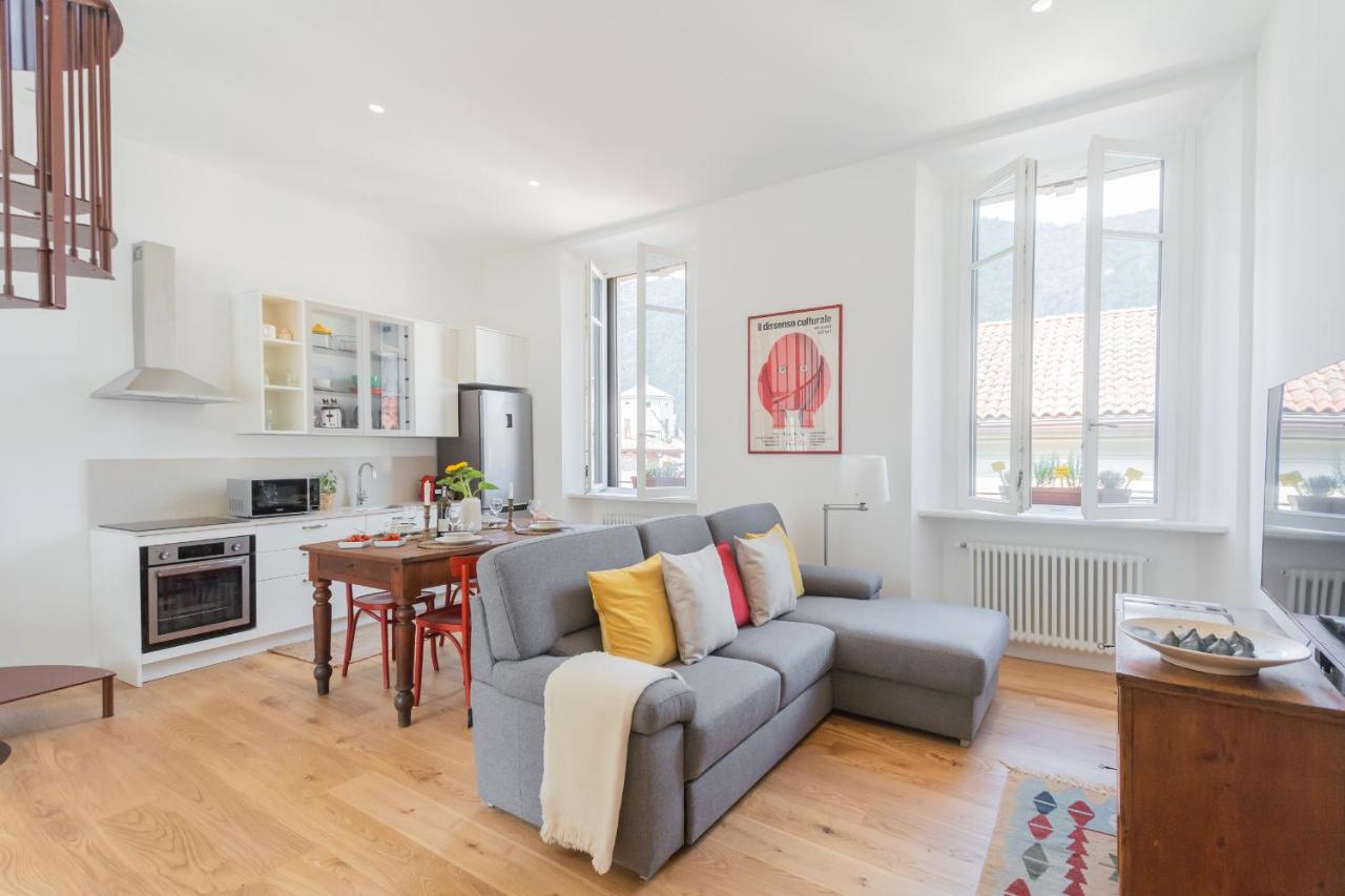 Rooftop Nest in Como city center by Rent All Como - B&B