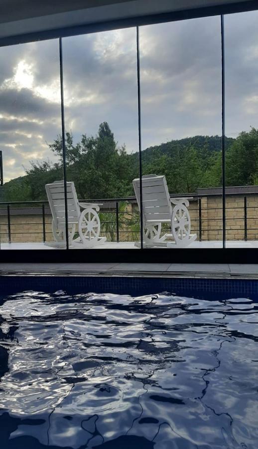 Qafqaz Mountain Terrace with heated pool - Bed and Breakfast