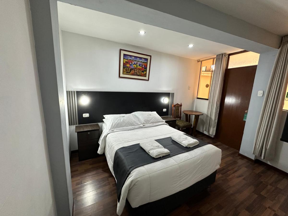 Standard Queen Room