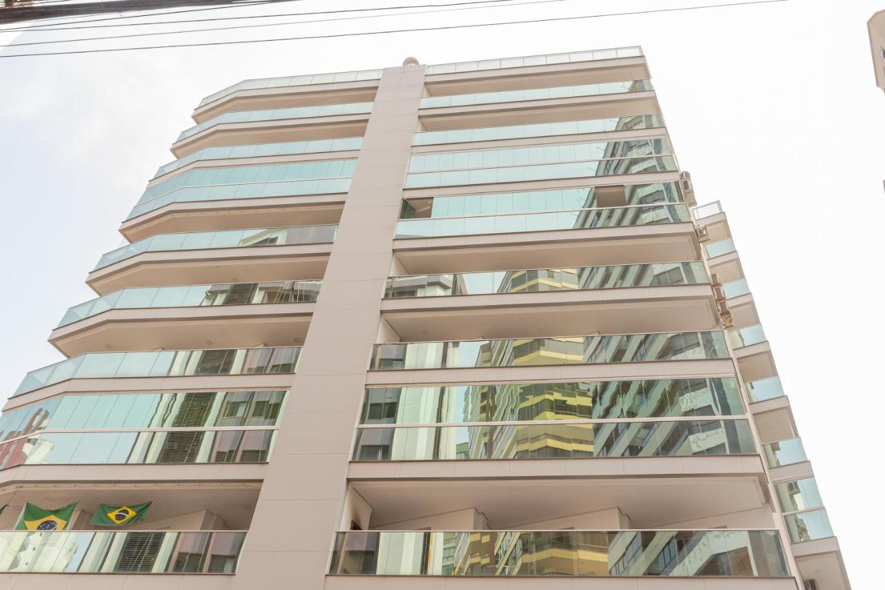 1 quadra da Praia na AvBrasil, Wi-fi 350mega P1188 - B&B