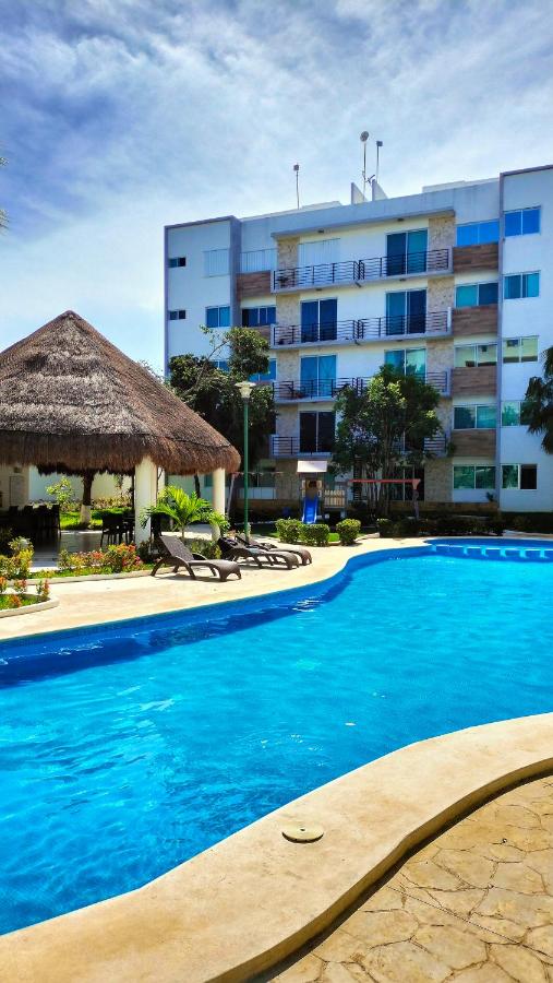 Depa Familiar PB 6pax con Alberca Rodeado de Restaurantes Zona Segura - B&B Playa del Carmen