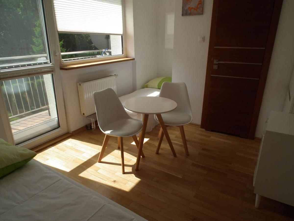 Kleines Doppel-/Zweibettzimmer
