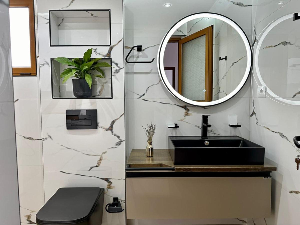 Deluxe Appartement met 2 Slaapkamers en Uitzicht op de Tuin