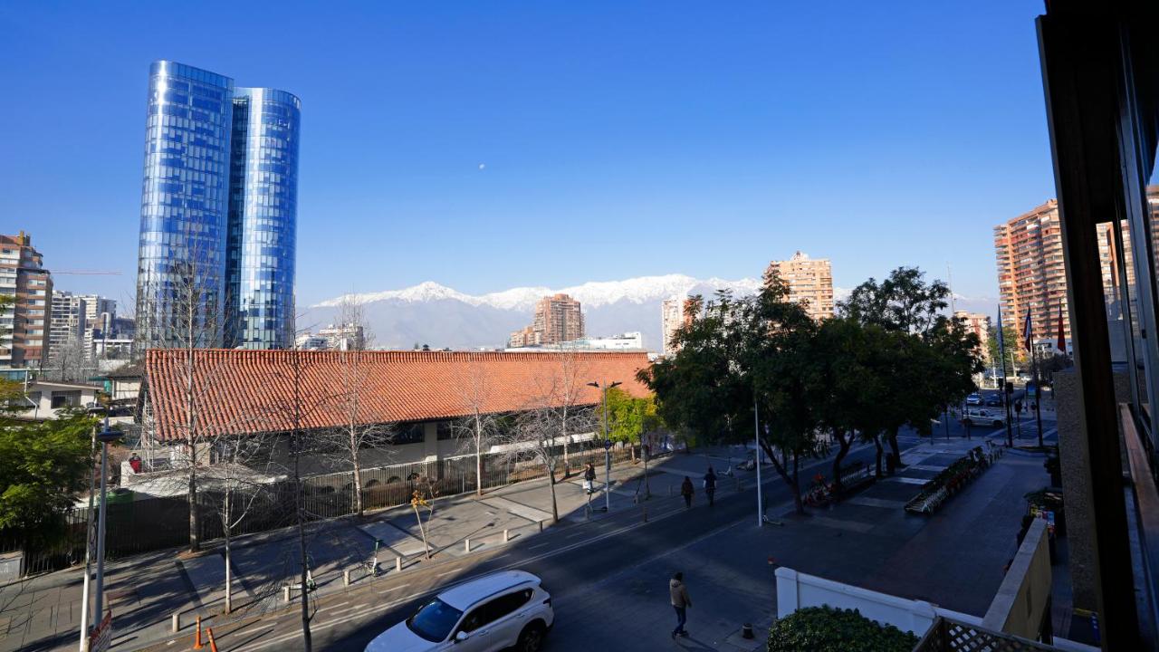 Mall Parque Arauco, Mall Apumanque y Metro Manquehe - Bed and Breakfast