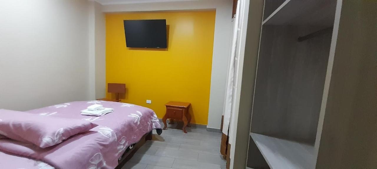 Hostal BigBang - B&B