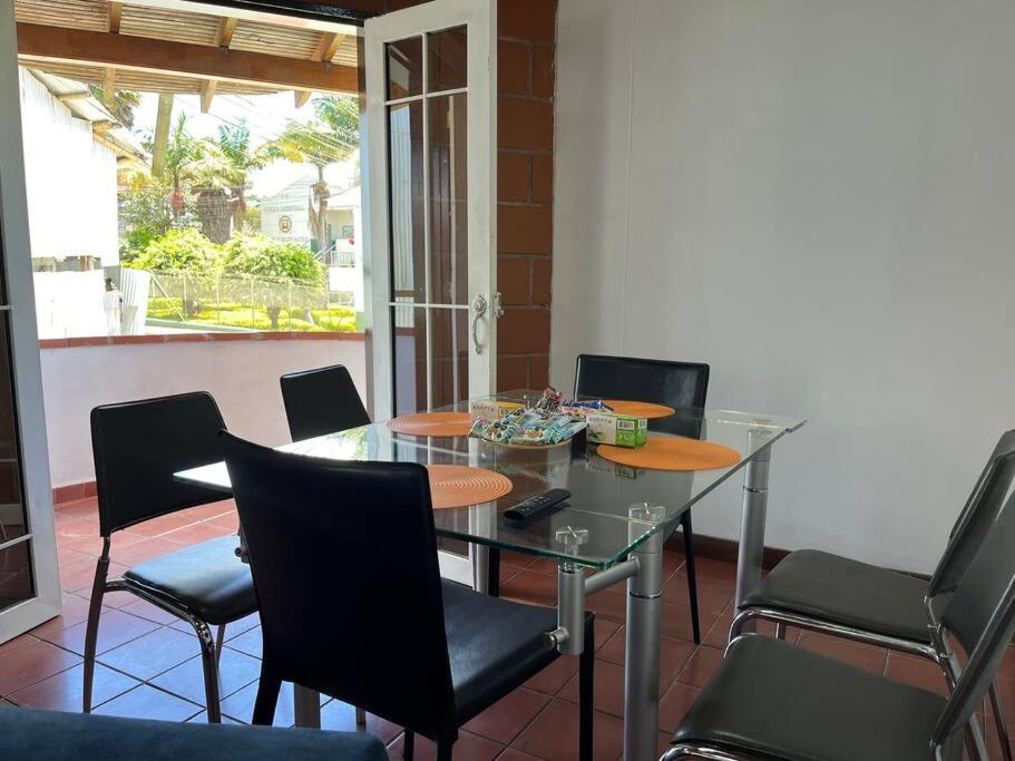 Kyra Sol Cinehome El Carmen Carmen de Viboral Cerca al Centro - Ferienwohnung Carmen de Viboral