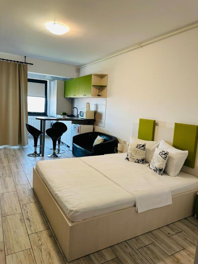 Studio (3 Adults)