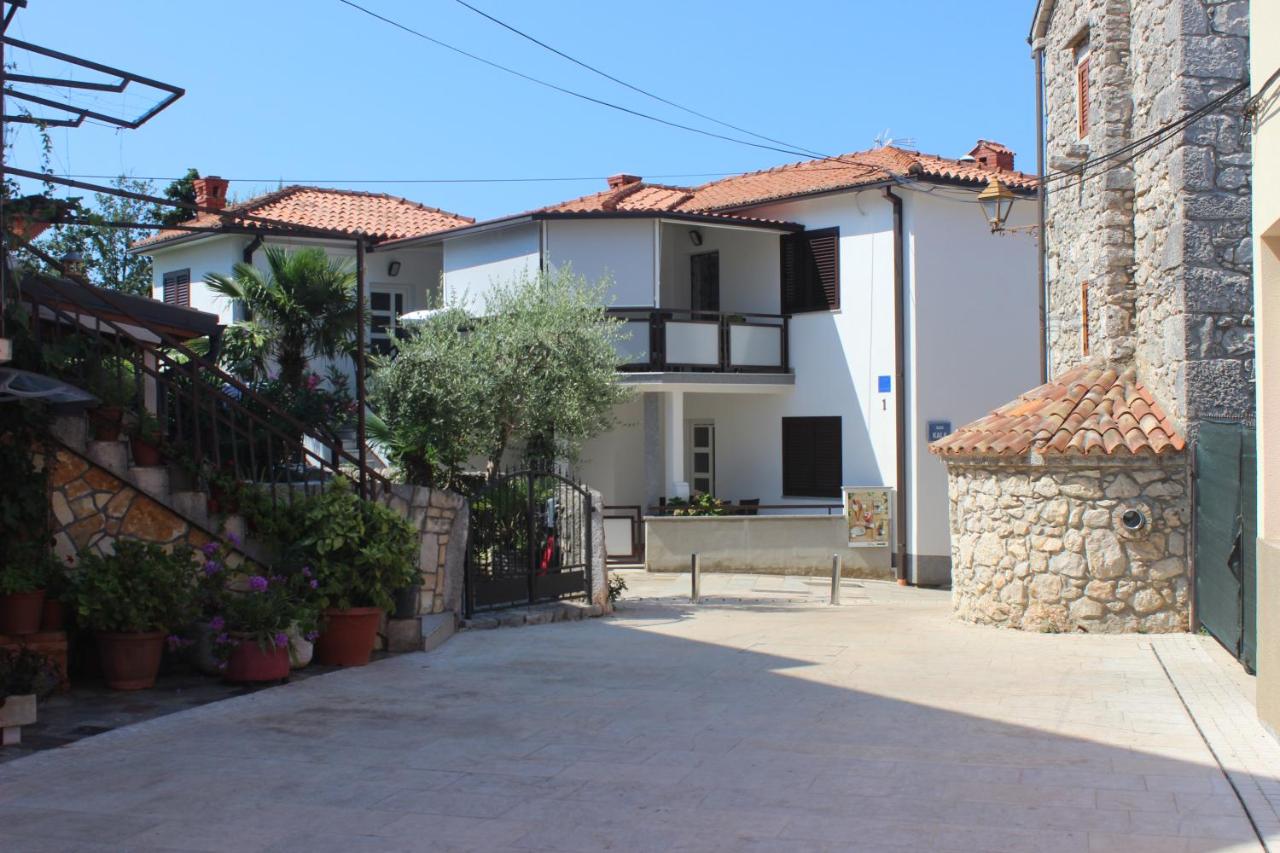 Apartment Center Njivice - Ferienwohnung