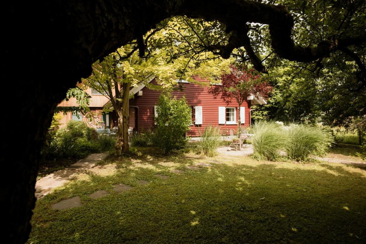 EDEN COTTAGE, Bezauberndes Schwedenhaus mit Garten und Kamin - B&B Stein am Rhein
