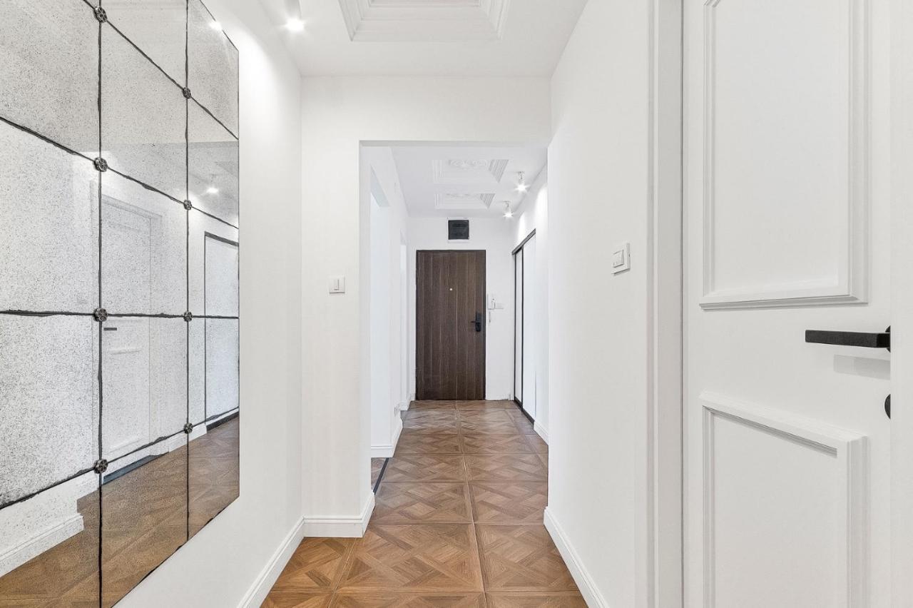 Ikigai Tivat Parisian Apartment - Ferienwohnung Tivat