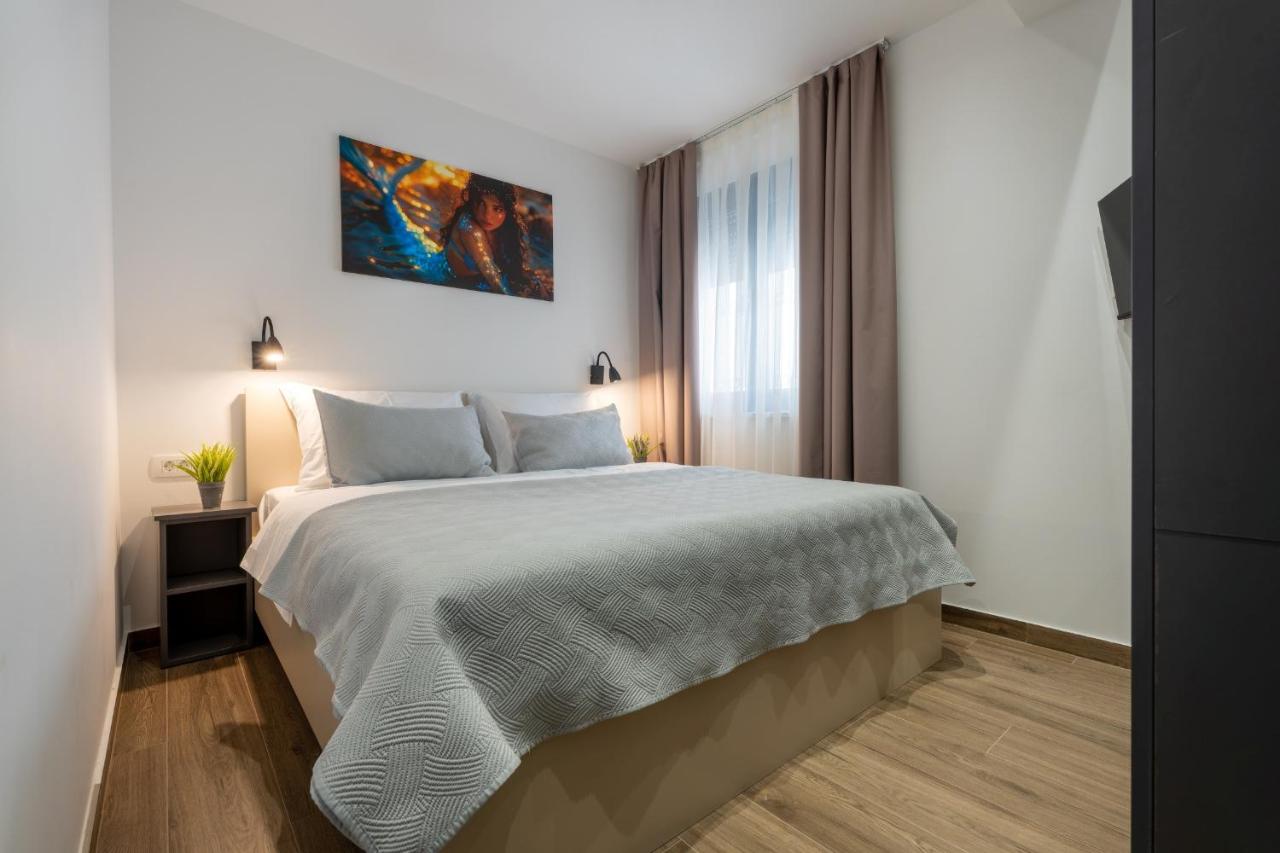 Apartamento de 1 dormitorio con terraza y vistas al mar