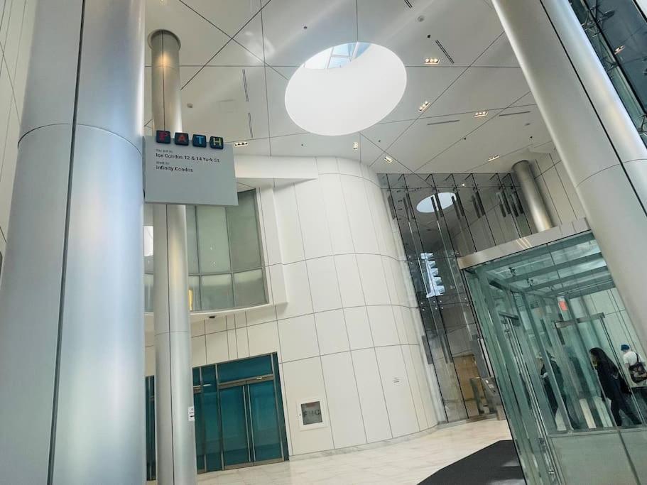 NewDowntown Condo by UnionStationScotiaArena - Ferienwohnung Toronto