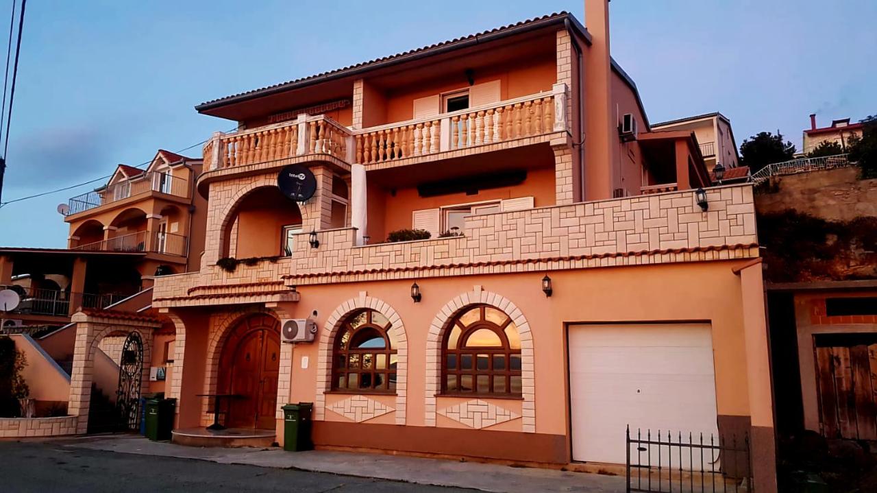 Apartment Villa J&J - B&B Senj