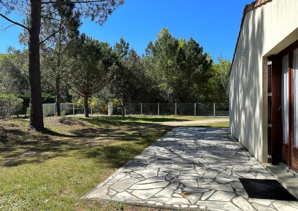 Vaste villa au coeur de la pinède - B&B