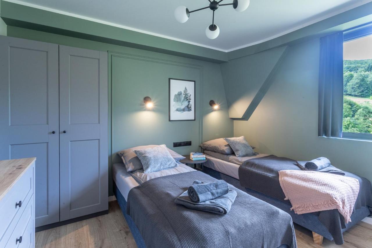 Twin Room with Private External Bathroom
