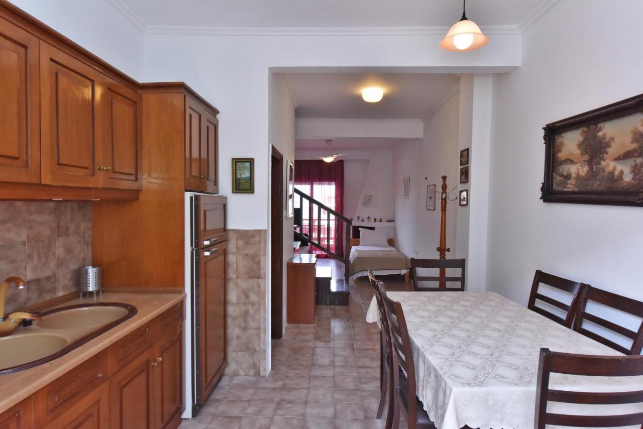 ARTJAN apartment's N potidaia - B&B
