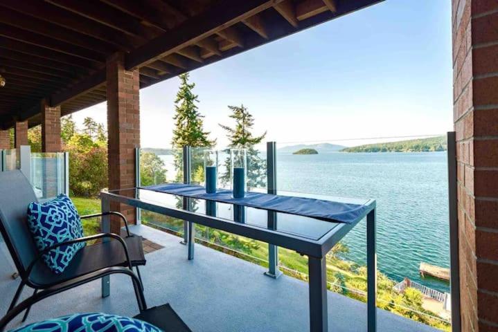 OCEAN FRONT 2 BEDROOM SUITE with STUNNING VIEWS - B&B Victoria