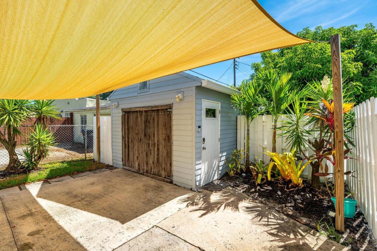 Cozy Comfy Studio with full sofa bed and kitchenette - Bed and Breakfast West Palm Beach