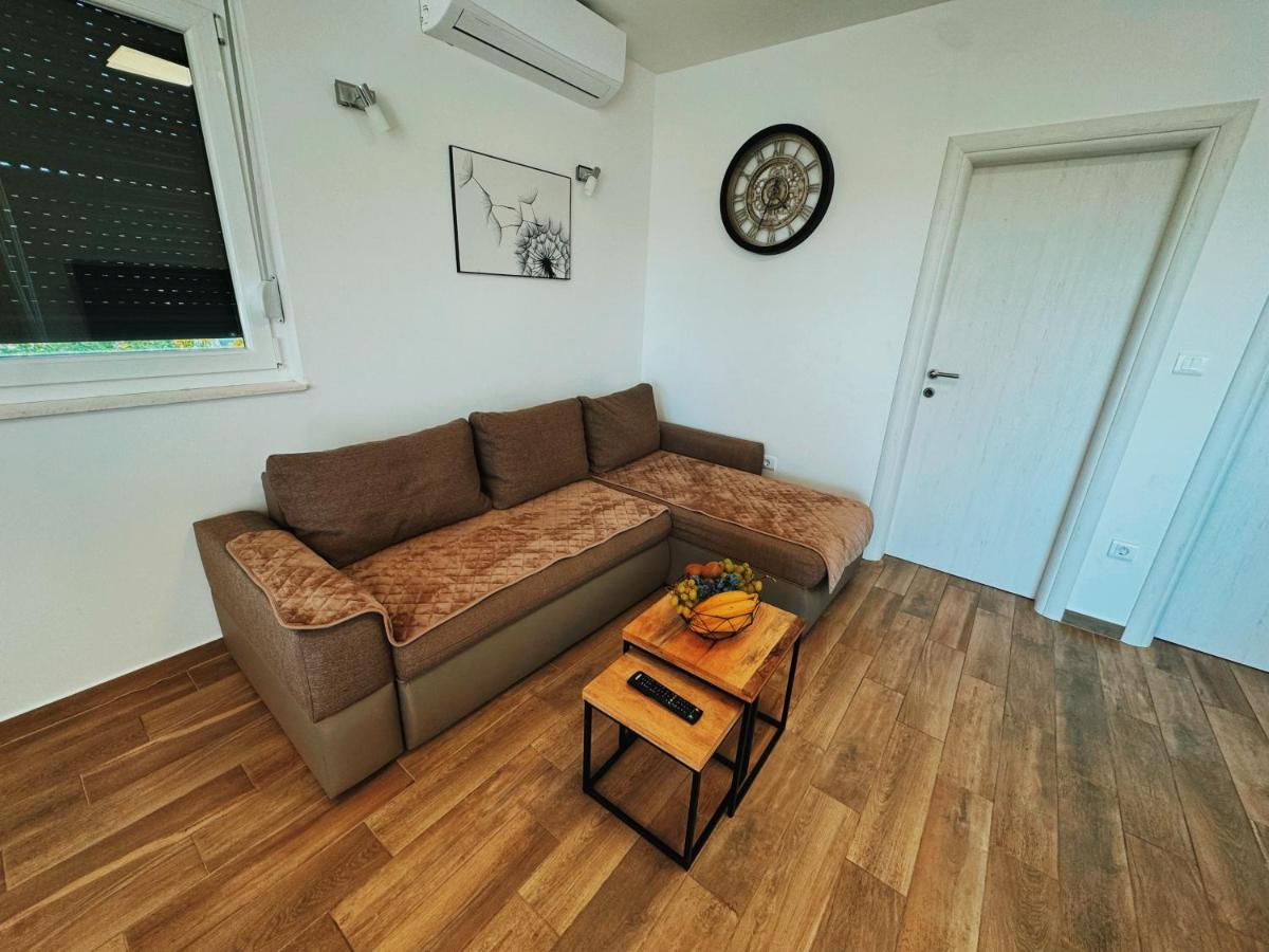 MILANO - B&B Rogoznica