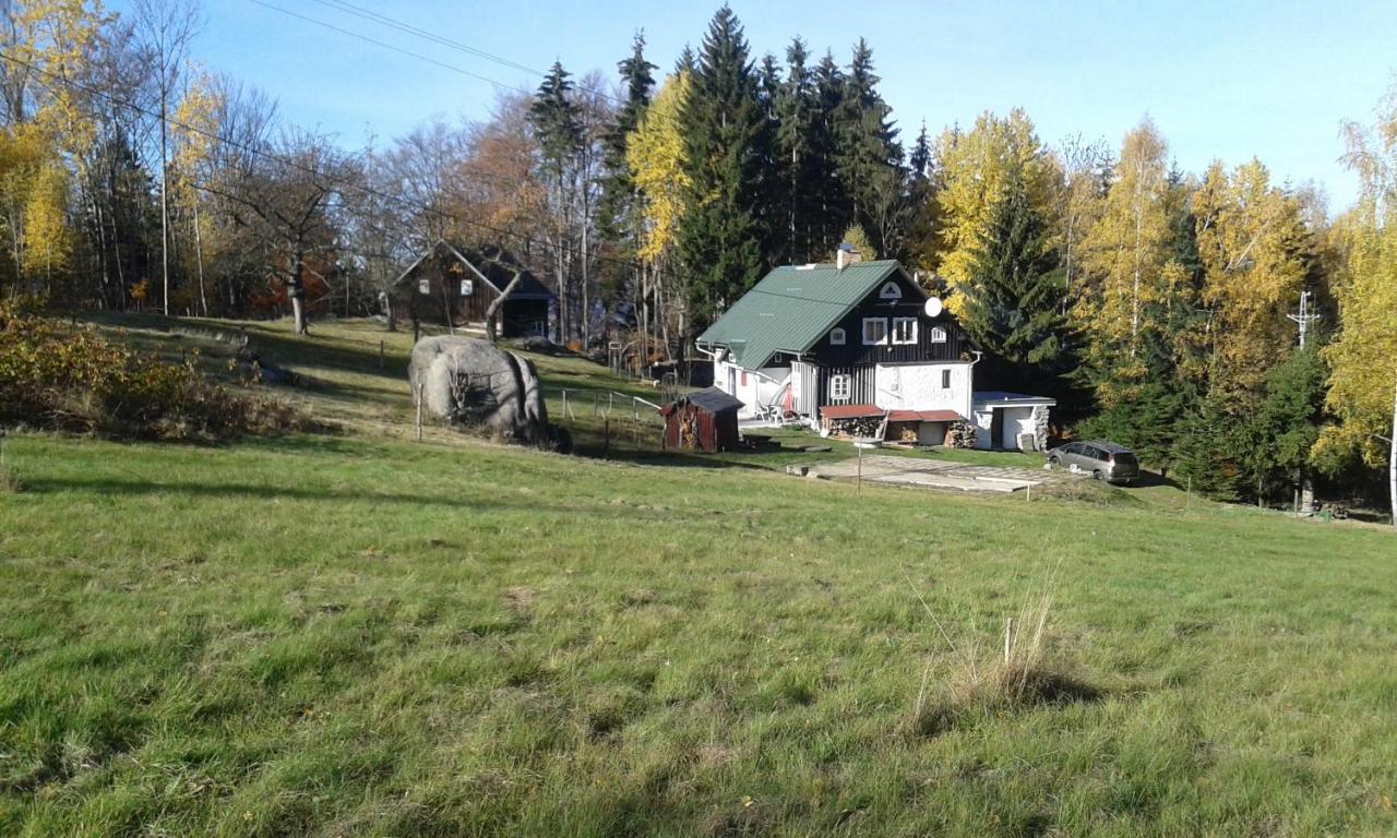 Na Sluneční Pohádková chaloupka ve Sladké díře - Bed and Breakfast