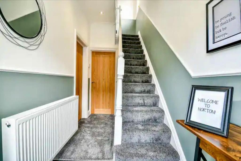 Benson House 4 Bedrooms Workstays UK - Chambres d'hôtes Stockton-on-Tees