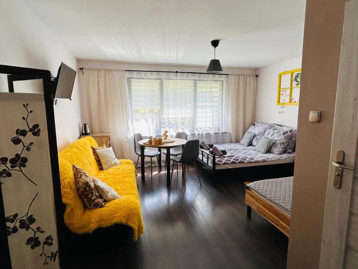 Family Room with Garden View