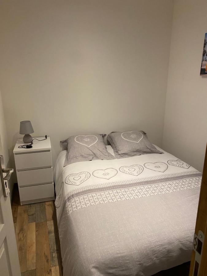 3 appartements T1 meublé Lussac 86320 - B&B