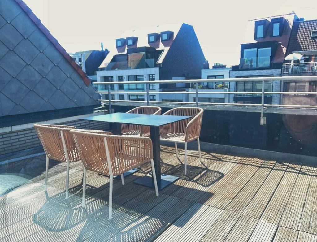 Hoy Suite - Penthouse in the Heart of Knokke-Heist - Chambres d’hôtes Knokke-Heist