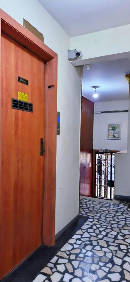 COPACABANA STUDIO ESQUINA frente para Rua Hilário de Gouveia - Bed and Breakfast Rio de Janeiro