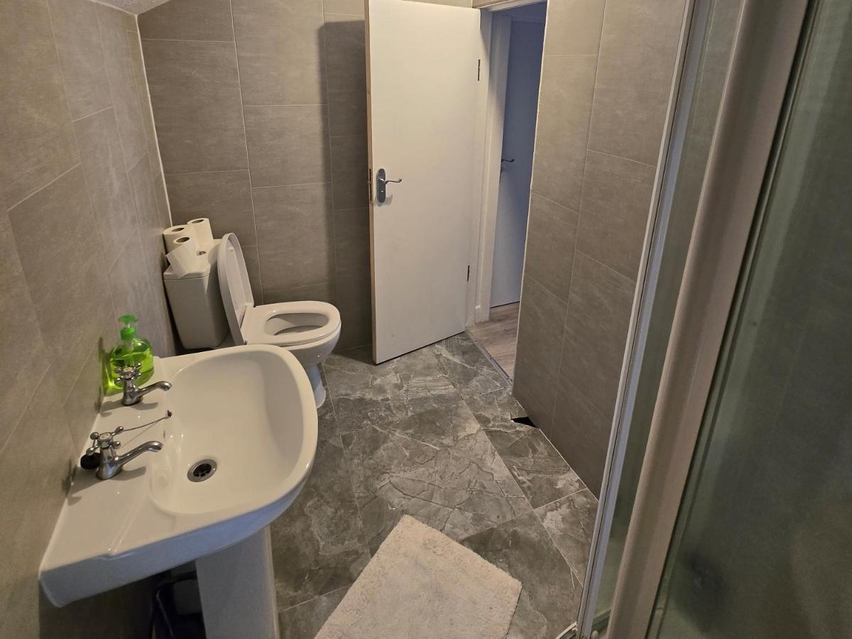 Familienzimmer mit Gemeinschaftsbad