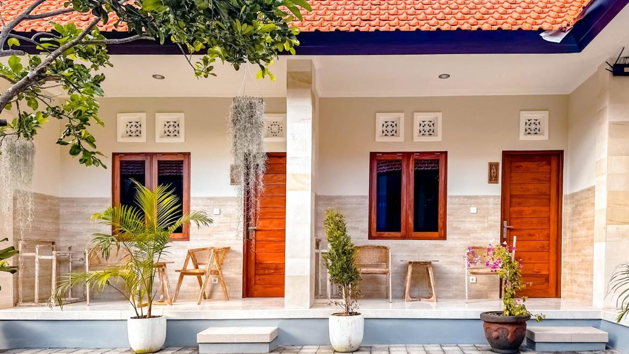 Adhi Homestay - B&B