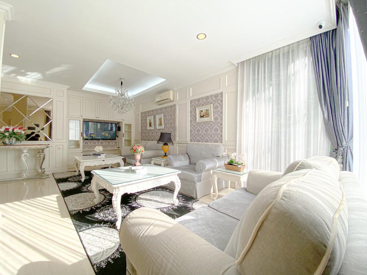 Kirei Villa - Villa Mewah Dago - B&B